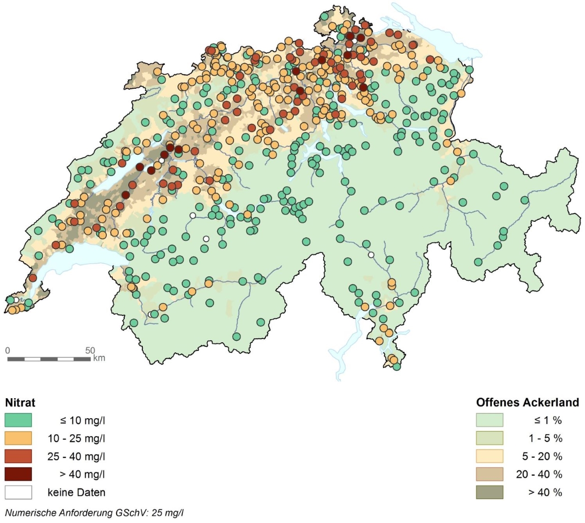 Nitrat im Grundwasser (2019) sowie offenes Ackerland. Maximalwert pro NAQUA-Messstelle. © BAFU